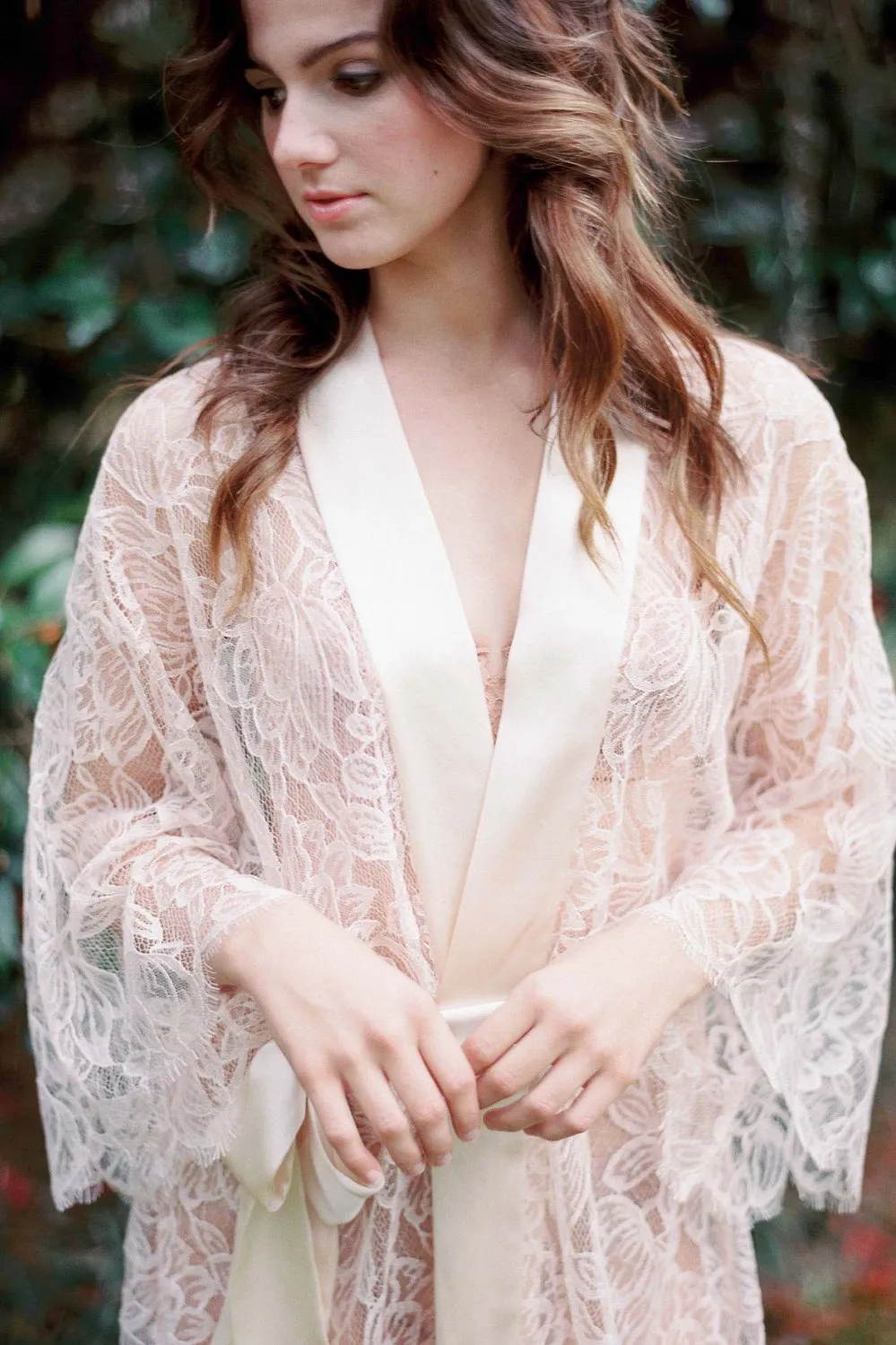 Tulip French Lace & Silk Kimono Robe in Blush Pink