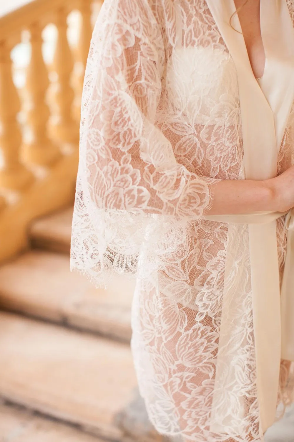 Tulip French Lace & Silk Kimono Robe in Ivory