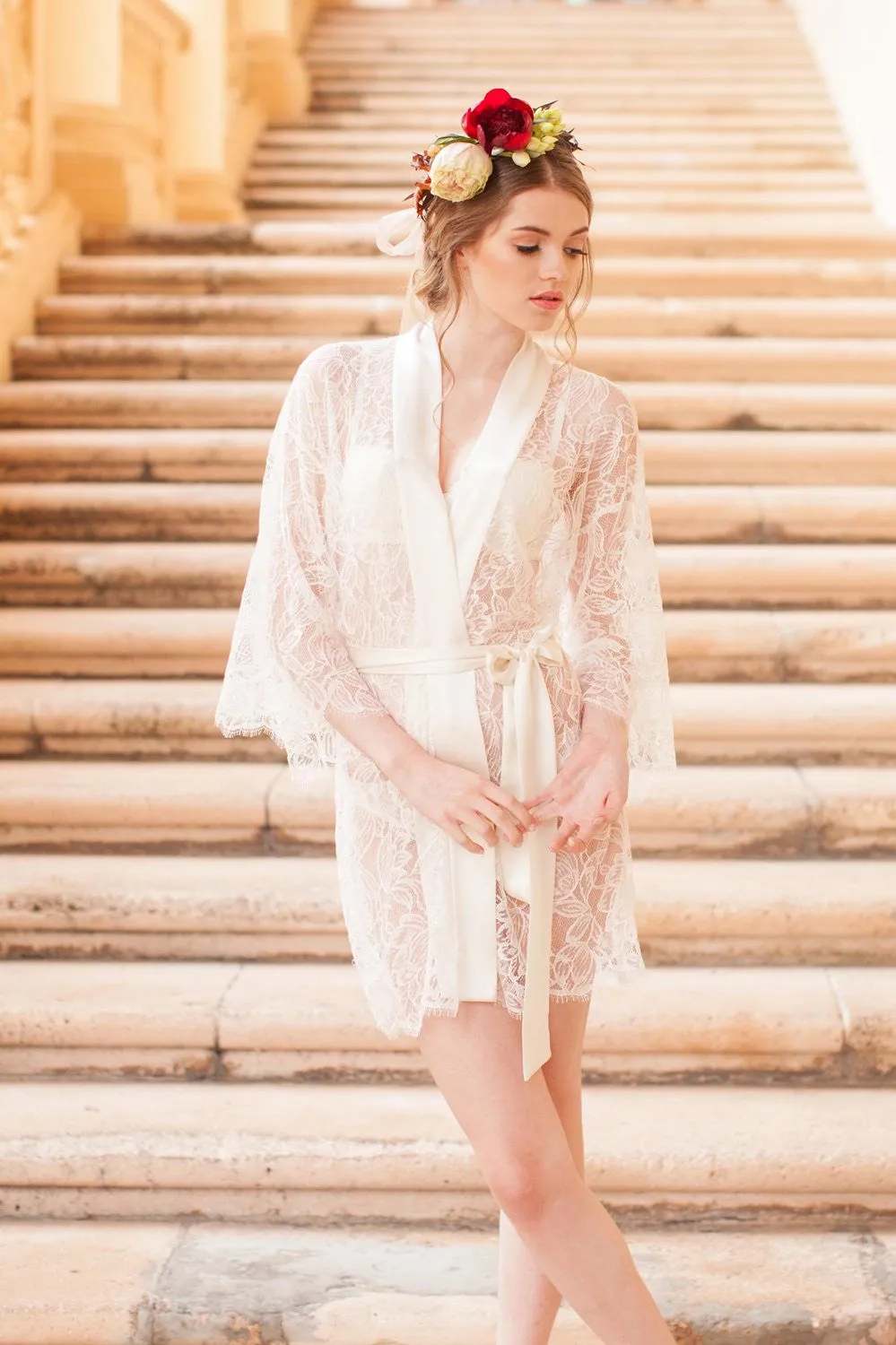 Tulip French Lace & Silk Kimono Robe in Ivory